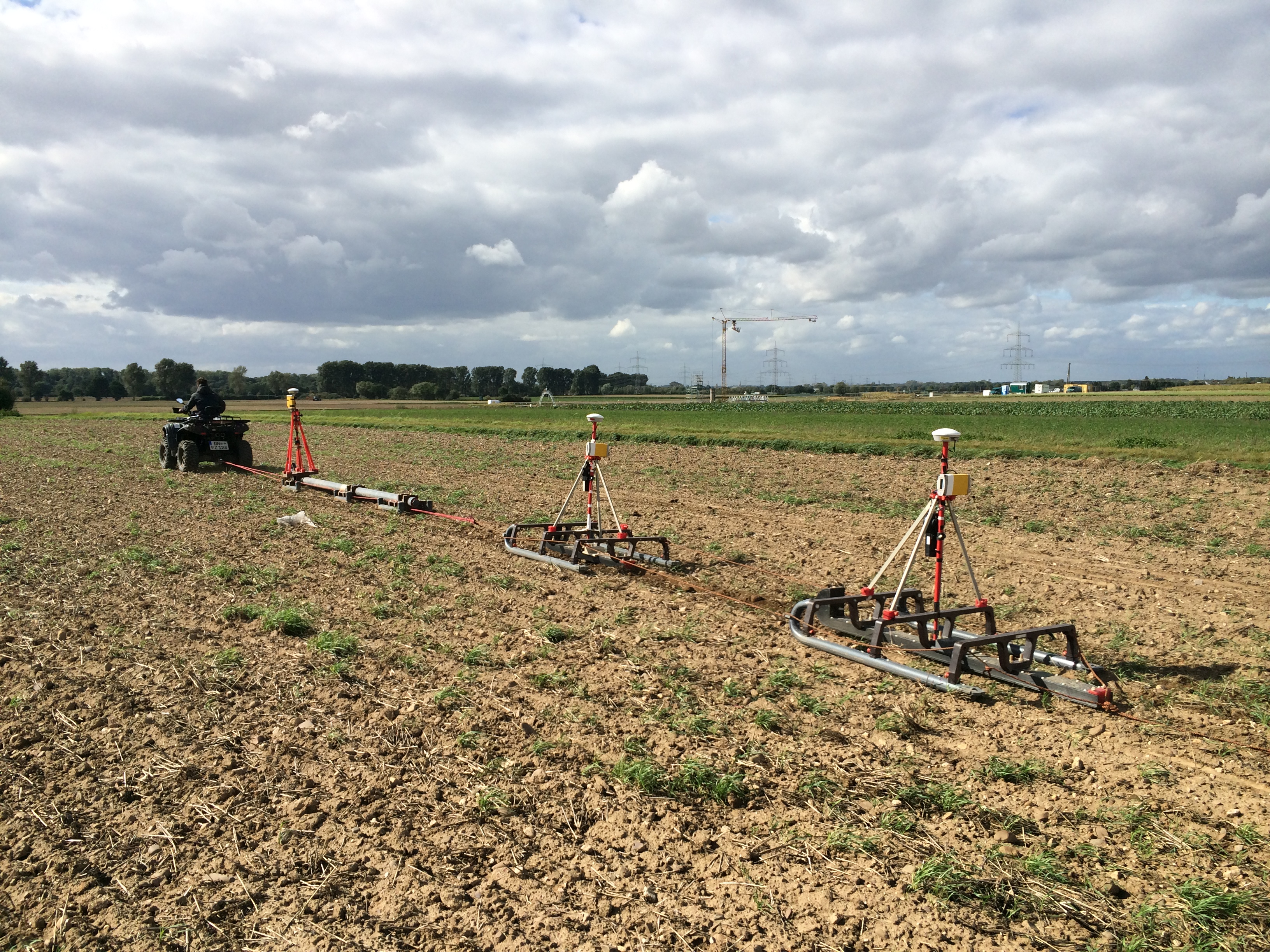 EMI sleds at the Selhausen test site (Photo: Christian von Hebel FZJ-IBG3)